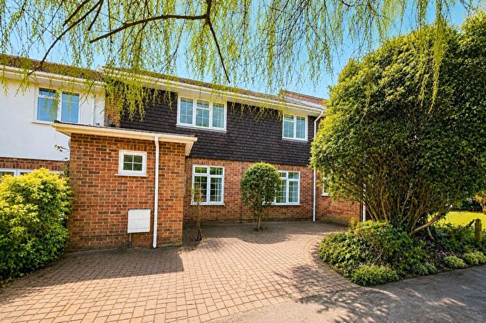 4 Bedroom Terraced House For Sale In Barrards Way, Seer Green, HP9