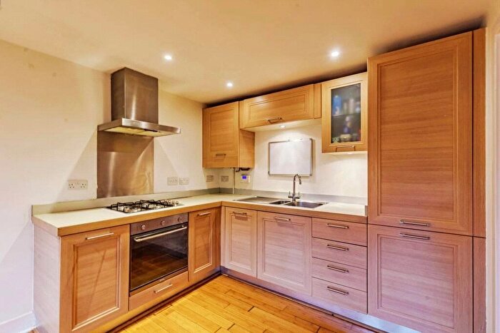 2 Bedroom Flat For Sale In Linkfield Lane, Redhill, Surrey, RH1