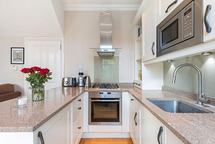 1 Bedroom Flat For Sale In Church Road, Richmond Hill, TW10