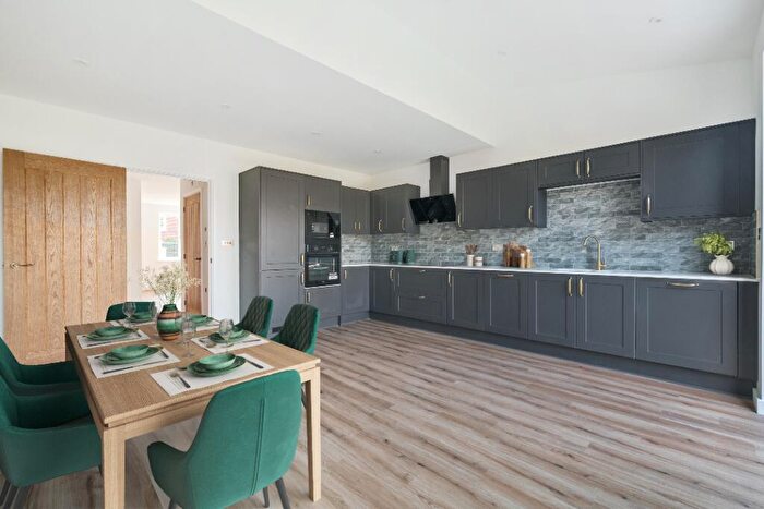 3 Bedroom Semi-Detached House For Sale In Windmill Road, Mortimer Common, Reading, Berkshire, RG7