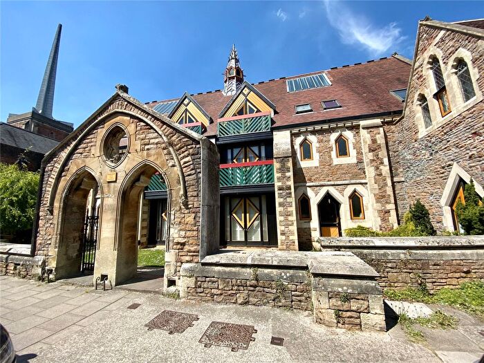 1 Bedroom Flat To Rent In Garden Court, Alma Vale Road, Bristol, BS8