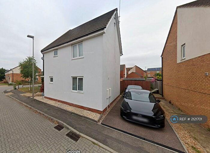 4 Bedroom Semi-Detached House To Rent In Bluebell Gardens, Broughton, Milton Keynes, MK10