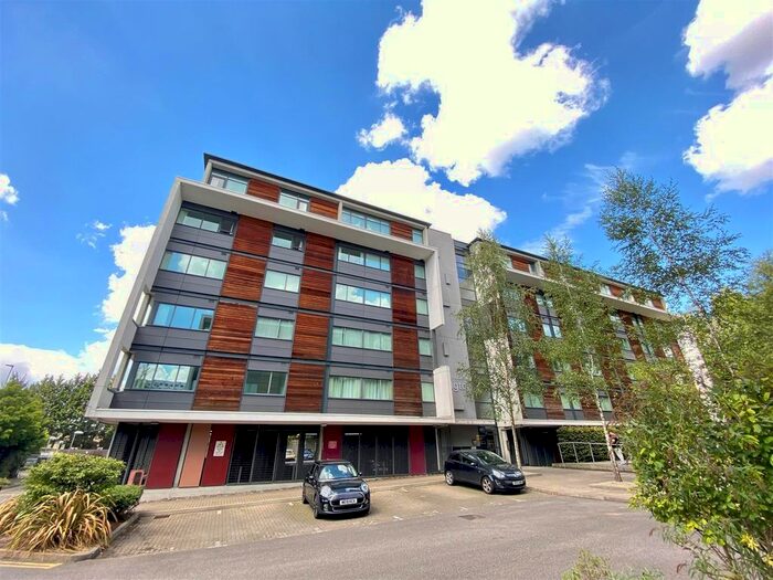 1 Bedroom Flat To Rent In Lexington Court, Broadway, Salford, M50