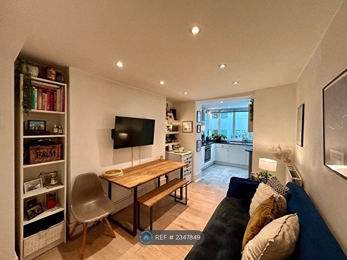 1 Bedroom Flat To Rent In St. Peter's Street, London, N1