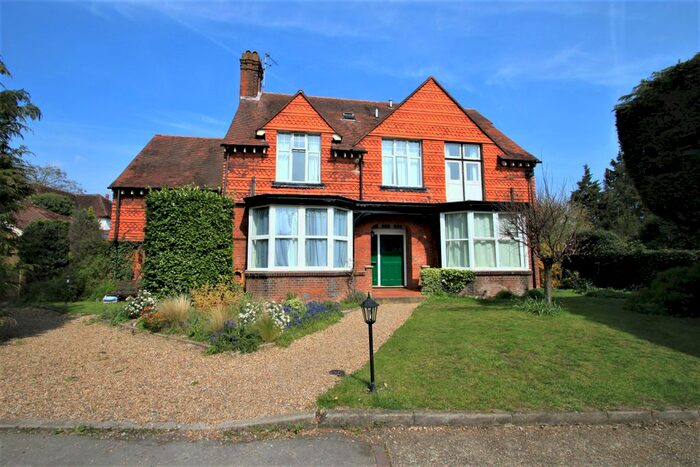 1 Bedroom Flat To Rent In Manor Drive, Surbiton, Surrey, KT5