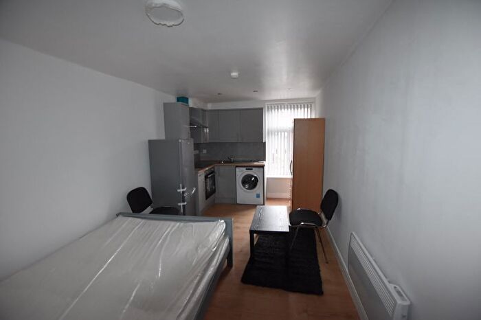 1 Bedroom Flat To Rent In Alfreton Road, Nottingham, NG7