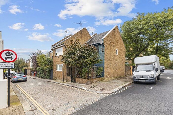 3 Bedroom End Of Terrace House To Rent In Murray Mews, London, NW1