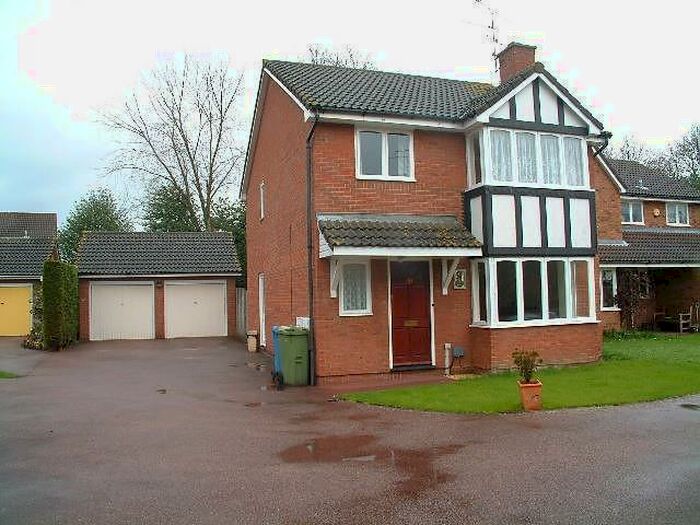 4 Bedroom Property To Rent In Bedroom Property In Farnborough, GU14