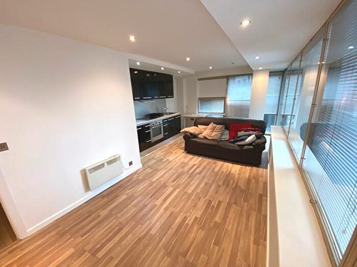 2 Bedroom Apartment To Rent In West Point, Wellington Street, City Centre, LS1