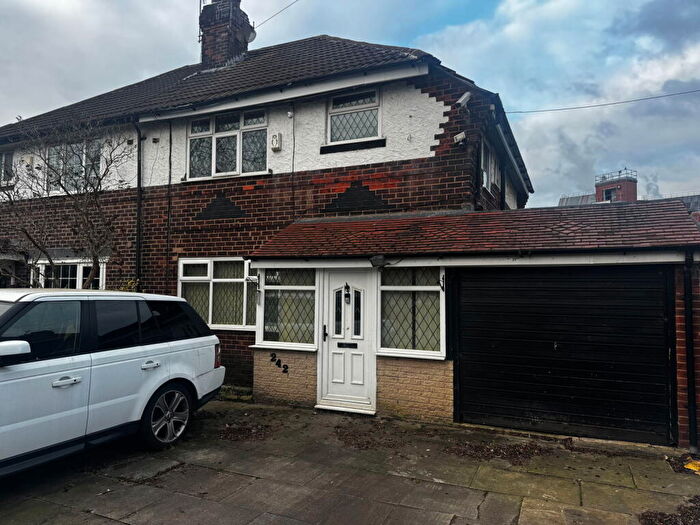 3 Bedroom Semi Detached House For Sale In Park Road, Stretford, Manchester, M32