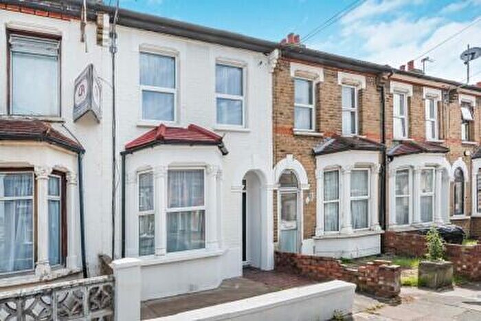3 Bedroom Terraced House For Sale In Lopen Road, London, N18