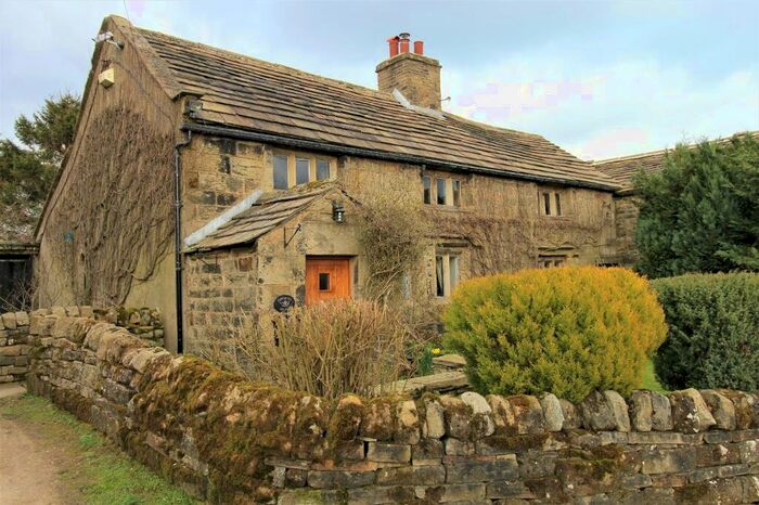 3 Bedroom House To Rent In Sconce Lane, High Eldwick, Bingley, West Yorkshire, BD16