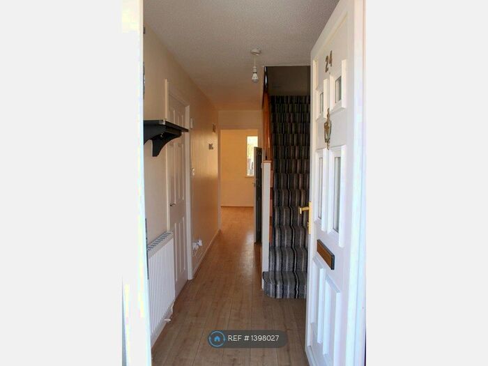 3 Bedroom Terraced House To Rent In Ilfracombe Way, Reading, RG6