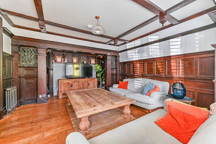 5 Bedroom Semi-Detached House For Sale In Oaks Avenue, Gipsy Hill, London, SE19