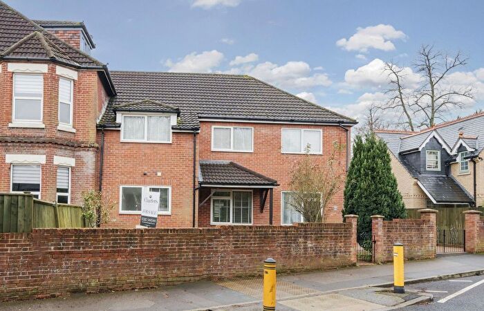 4 Bedroom Semi Detached House For Sale In Brookvale Road, Highfield, Southampton, Hampshire, SO17