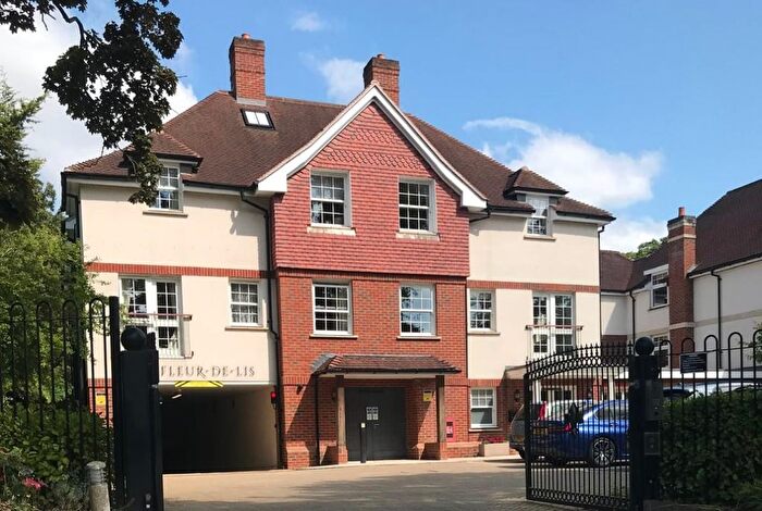 2 Bedroom Flat For Sale In Wiltshire Road, Wokingham, RG40