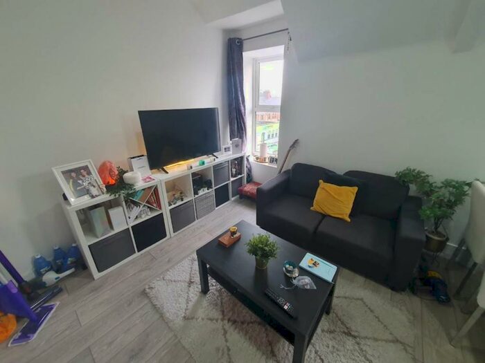 2 Bedroom Flat To Rent In Newfoundland Court, Newfoundland Road, Heath, CF14