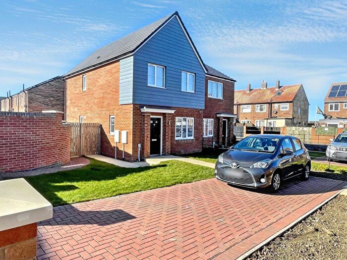 3 Bedroom Semi-Detached House For Sale In Lake Shore Road, South Shields, NE34