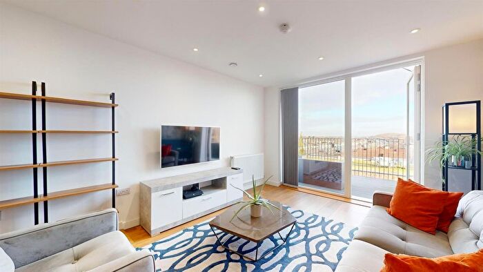 3 Bedroom Flat To Rent In Mahindra Way, Beckton, London, E6