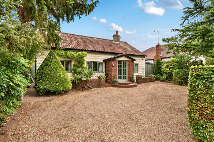 4 Bedroom Bungalow For Sale In Priory Avenue, Harlow, Essex, CM17