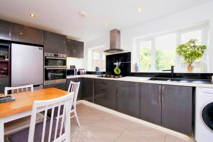2 Bedroom Semi-Detached House For Sale In Huntington Road, York, YO31