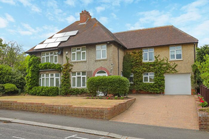 4 Bedroom Detached House For Sale In Avereng Road, Folkestone, CT19