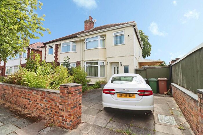 3 Bedroom Semi-Detached House For Sale In Cambridge Road, Bromborough, CH62