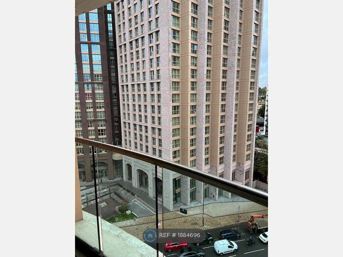 3 Bedroom Flat To Rent In Sienna Alto, London, SE13