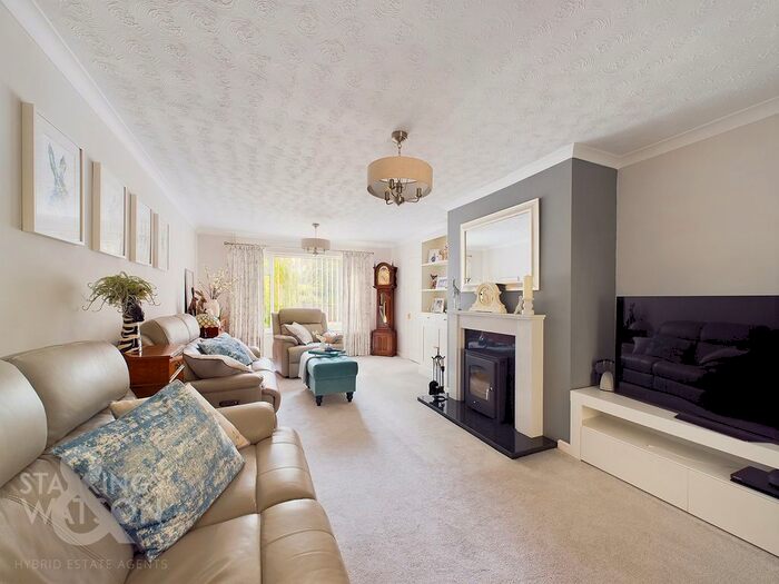 4 Bedroom Detached House For Sale In Tasburgh Road, Saxlingham Thorpe, Norwich, NR15