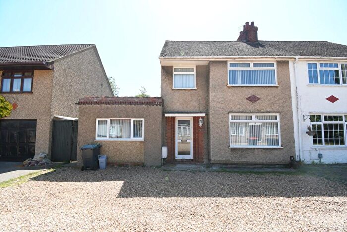 4 Bedroom Semi Detached House For Sale In Foster Place, Kempston, Bedford, MK42