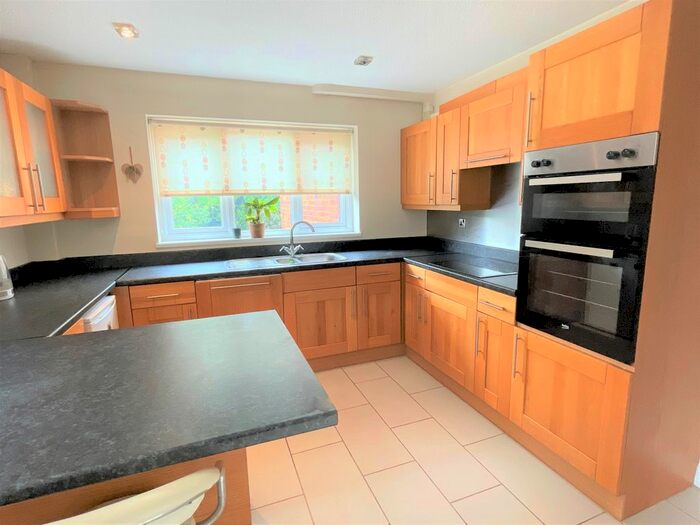 4 Bedroom Detached House To Rent In Common Edge Road, Blackpool, FY4