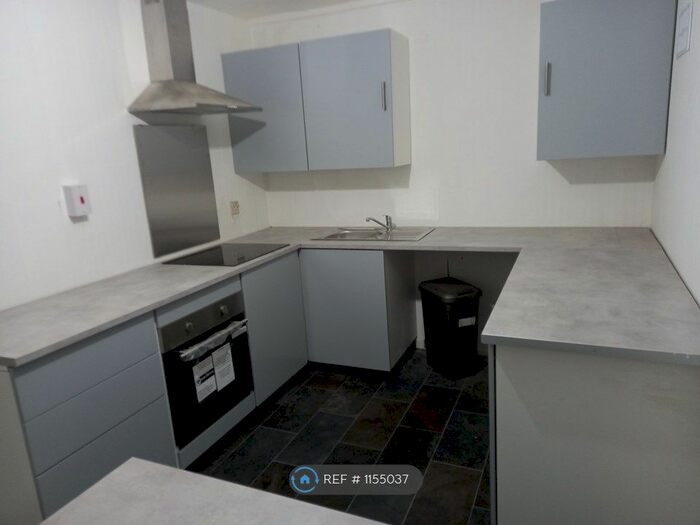 2 Bedroom Flat To Rent In St. Georges Court, London, E17