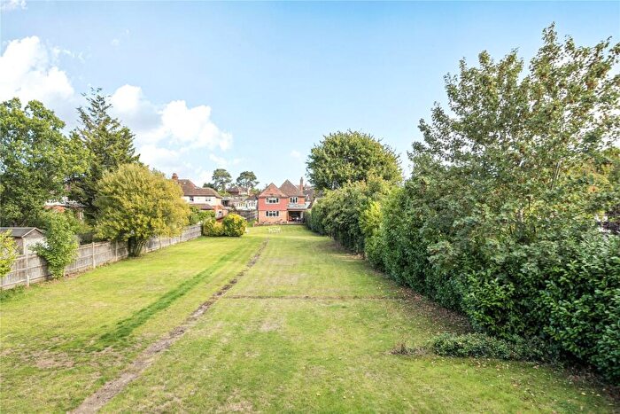4 Bedroom Detached House For Sale In Portsmouth Road, Ripley, Surrey, GU23