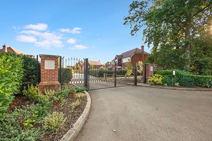 5 Bedroom Detached House For Sale In Old Hall Park, Headcorn, TN27