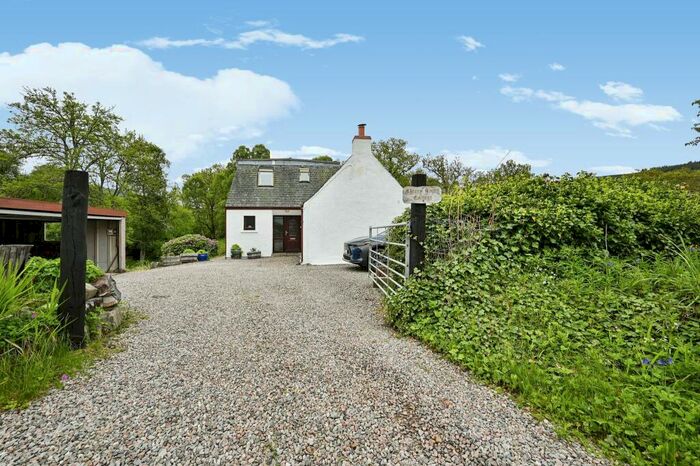 4 Bedroom Detached House For Sale In Drumnadrochit, Inverness, Highland, IV63