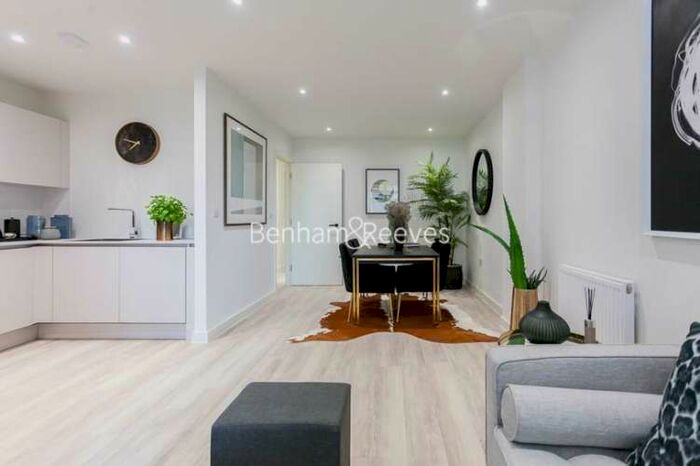 2 Bedroom Apartment To Rent In Habito, Hounslow, TW3