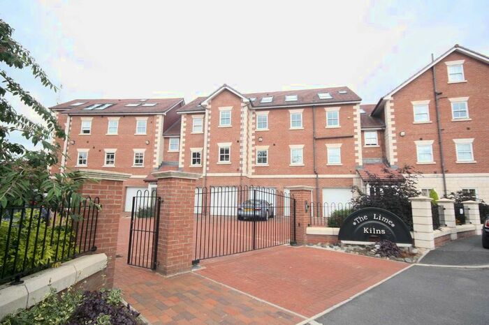 2 Bedroom Flat To Rent In The Lime Kilns, Worsley, M28