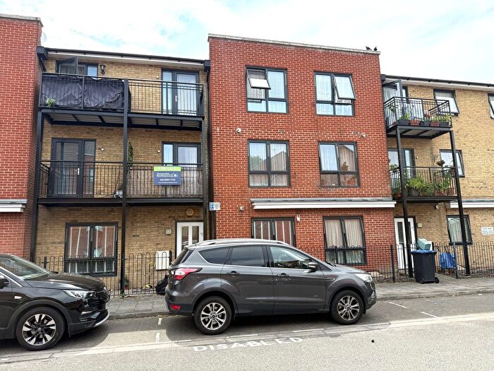 2 Bedroom Flat For Sale In Hirst Crescent, North Wembley, North Wembley, HA9