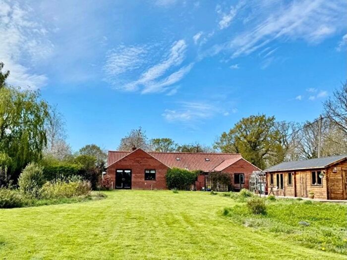 4 Bedroom Detached Bungalow For Sale In Dog Lane, Horsford, NR10