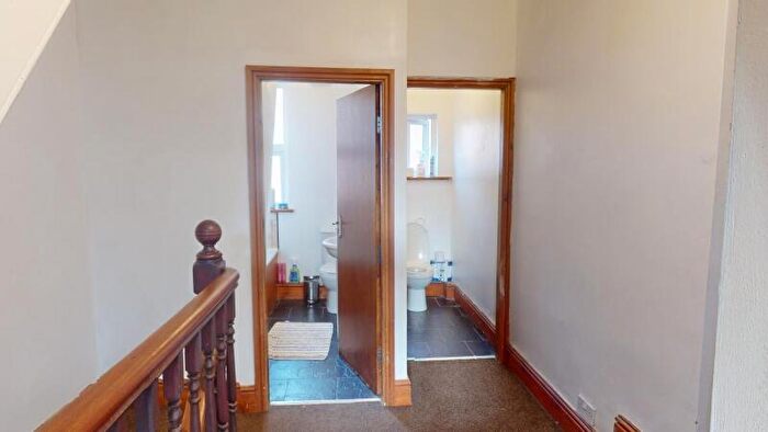 8 Bedroom Terraced House To Rent In Manor Terrace, Hyde Park, Leeds, LS6