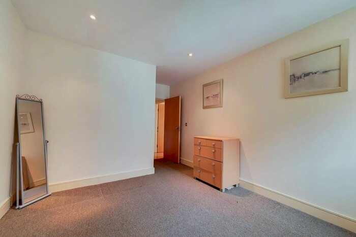 2 Bedroom Flat To Rent In City Walk, London Bridge, London, SE1