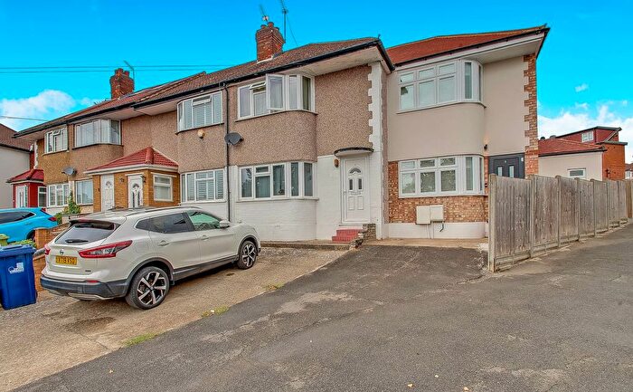 2 Bedroom End Of Terrace House For Sale In Gonville Crescent, Northolt, UB5