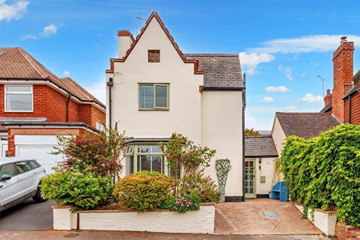 2 Bedroom Link Detached House For Sale In Avon Road, Whitnash, Leamington Spa, CV31