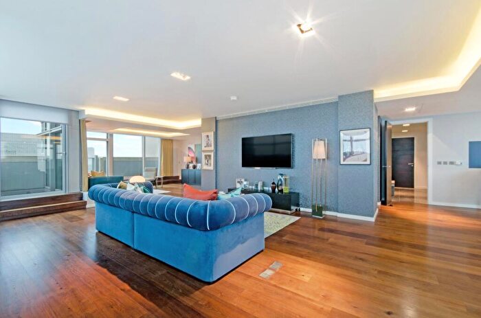 3 Bedroom Apartment For Sale In Pan Peninsula, East Tower, Canary Wharf, London, E14
