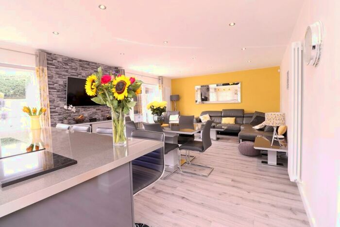 4 Bedroom Detached House For Sale In Manor Road, Wales, Sheffield, S26