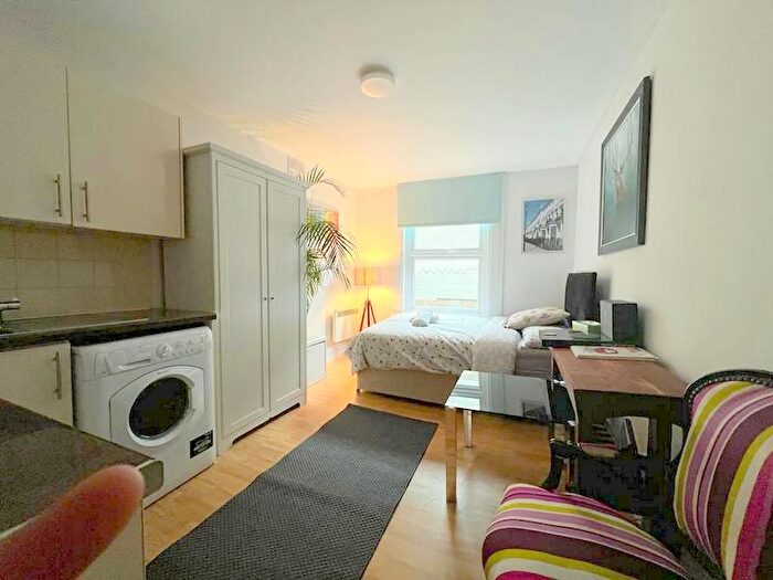 Studio To Rent In Fortune Green Road, London, NW6