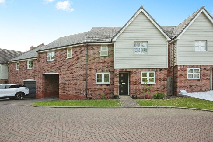 4 Bedroom Link Detached House For Sale In Spinney Lane, Rugby, CV21