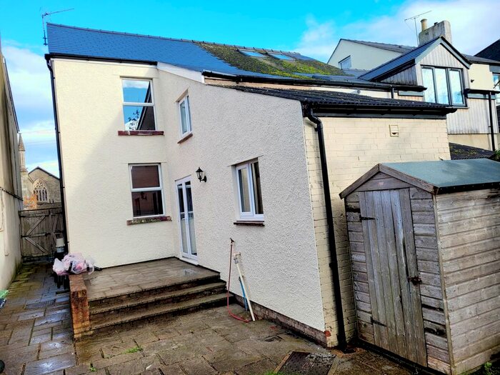 3 Bedroom Semi-Detached House To Rent In Belle Vue Road, Cinderford, GL14
