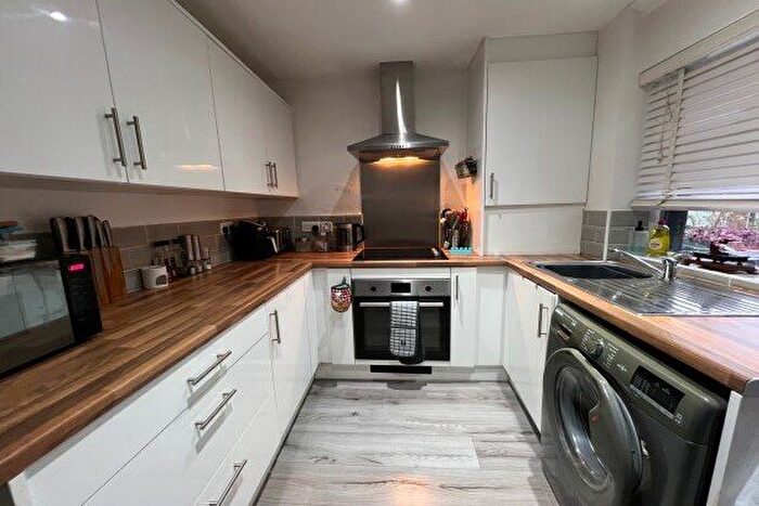 2 Bedroom Property To Rent In Harold Croft, Rotherham, S61