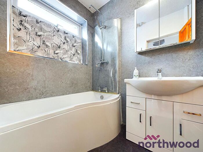 2 Bedroom Semi-Detached Bungalow For Sale In Kingsley Road, Haslington, CW1